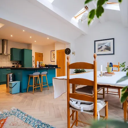 Acer View Leeds (West Yorkshire)